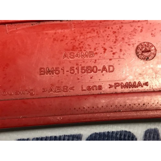 Відбивач заднього бампера правий Ford Focus 3 Wagon 2011-2014 BM51515B0AD